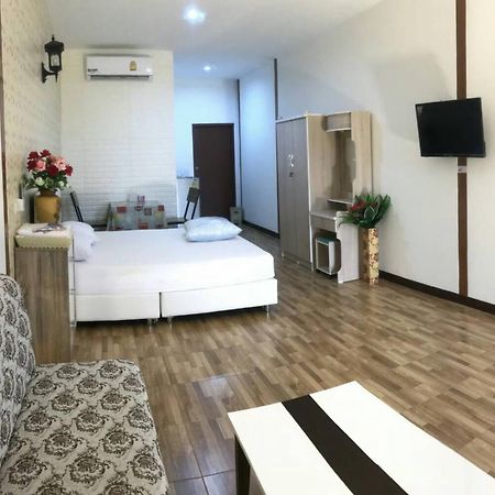 Appartamento ตามฤทัย เฮาส์ Chiang Mai Esterno foto